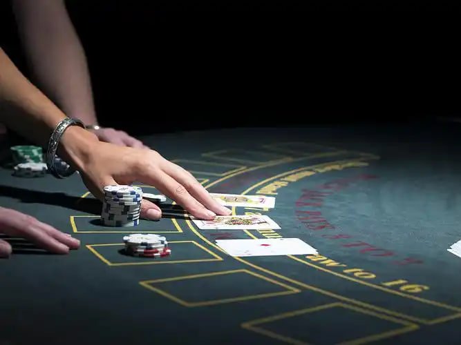 Akses bantuan artis77 dari perangkat pribadi